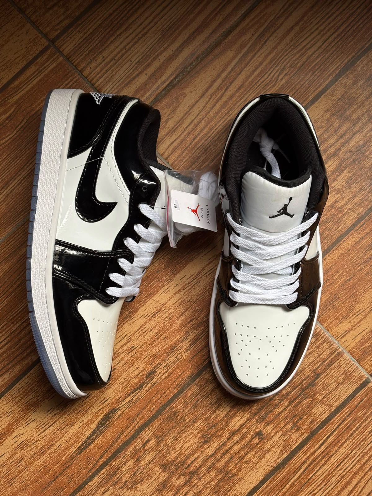 JORDAN 1 LOW CONCORD