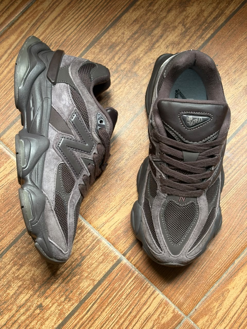 NEW BALANCE 9069 CHOCOLATE