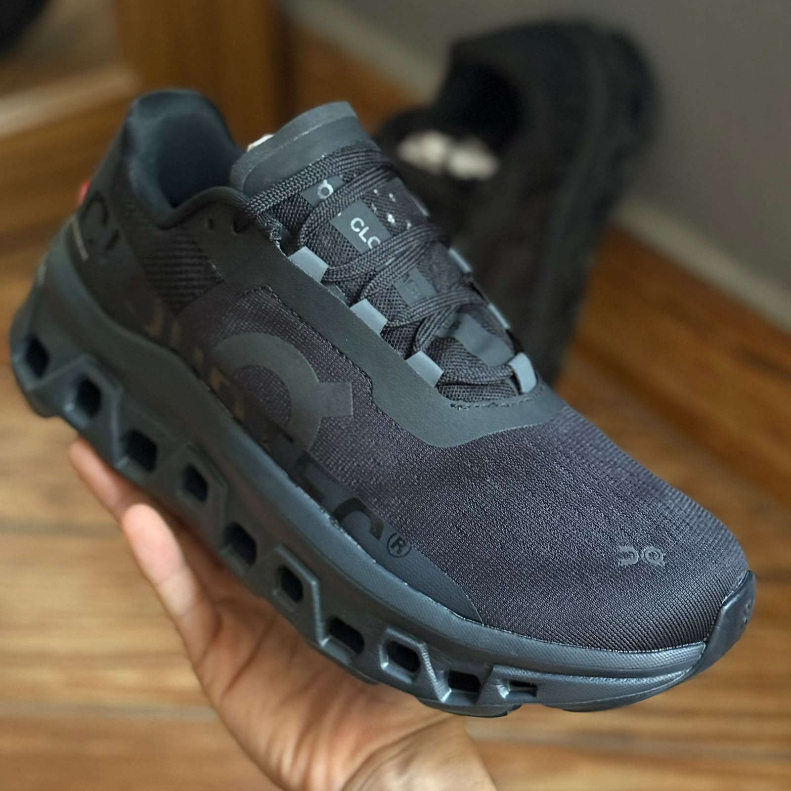 TENIS ON CLOUD MONSTER NEGRO